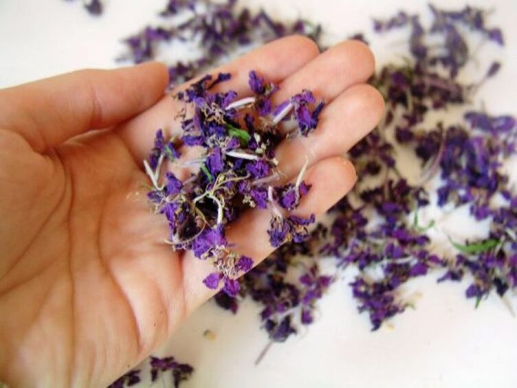 Productos medicinales preparados a partir de flores secas de malezas. 